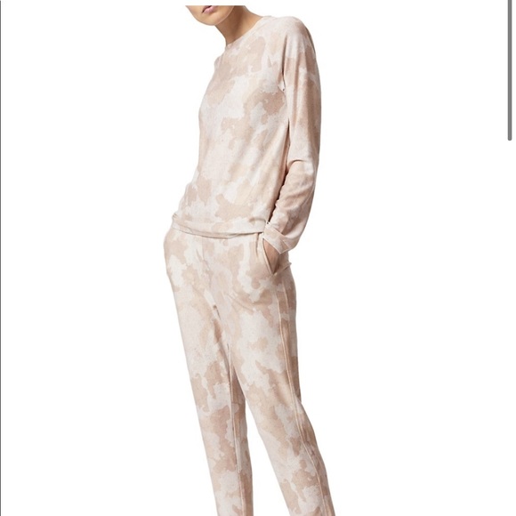 Varley Tops - Varley Chelen Marble Pullover Daylight Camo